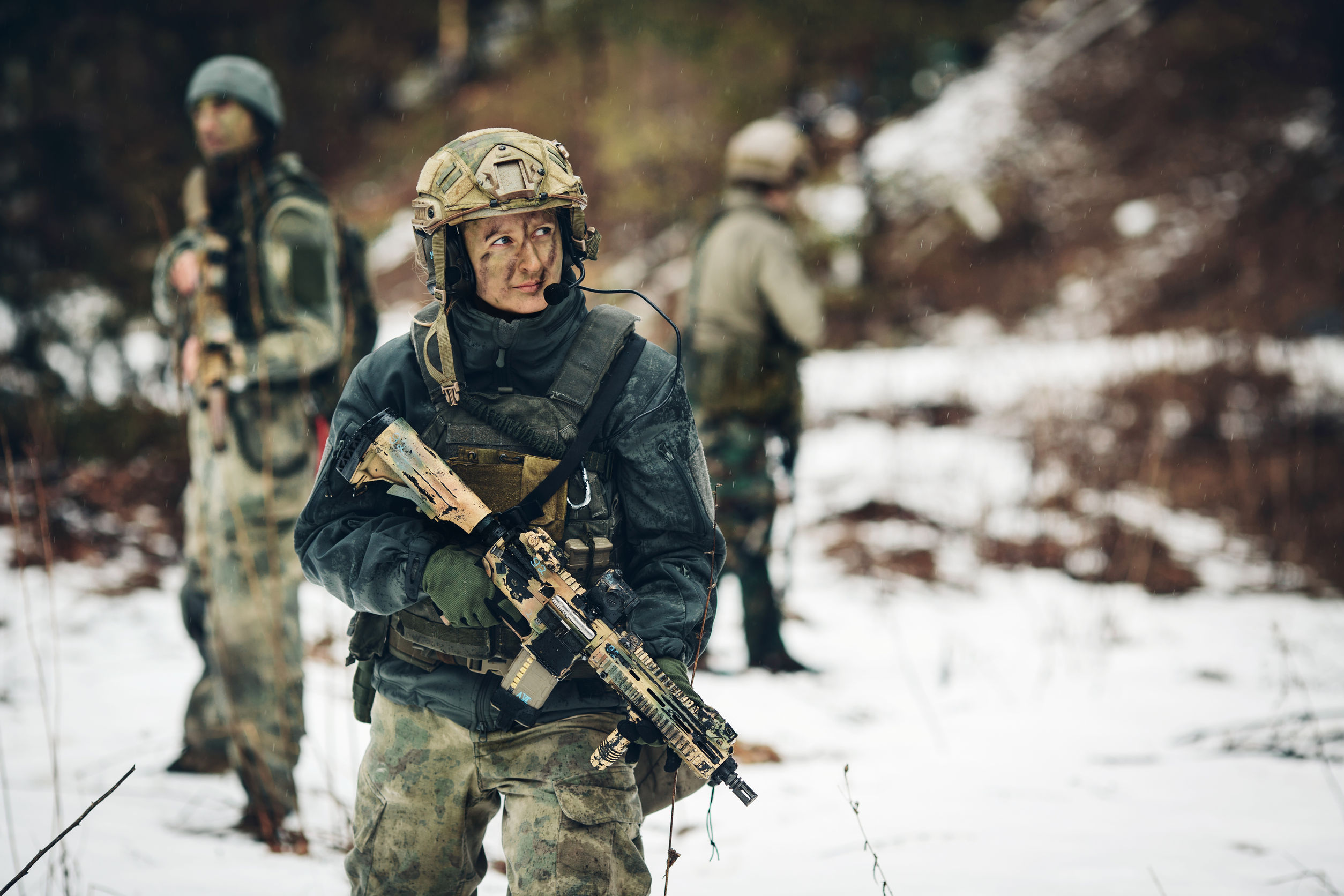 women combat gear female soldier