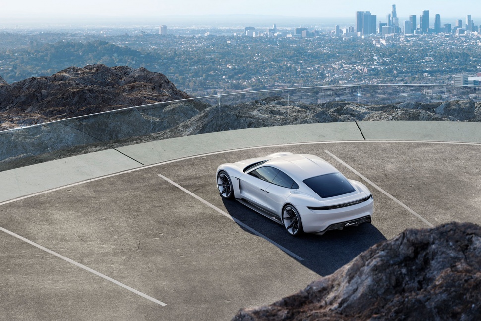 porsche video tour of mission e concept 0012 970x647 c