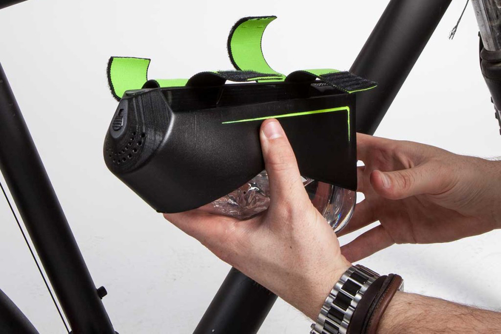 fontus self filling water bottle on indiegogo tyro41 1024x844