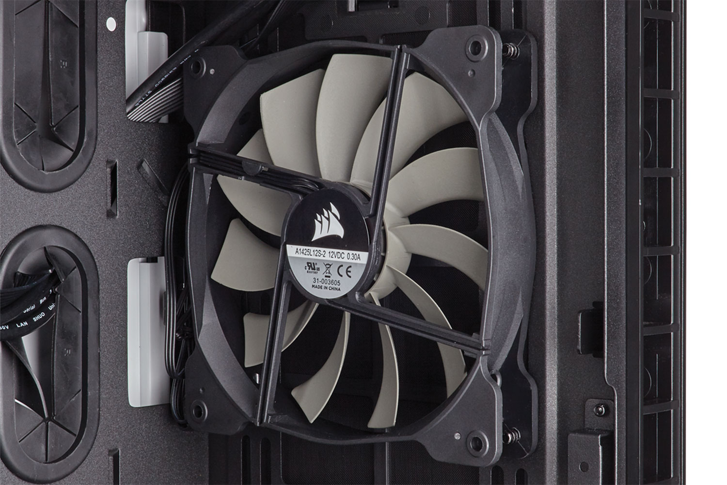 corsair computex 2016 carbide 400c case 23