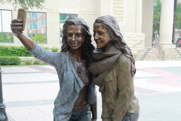 sugar land texas selfie statue news