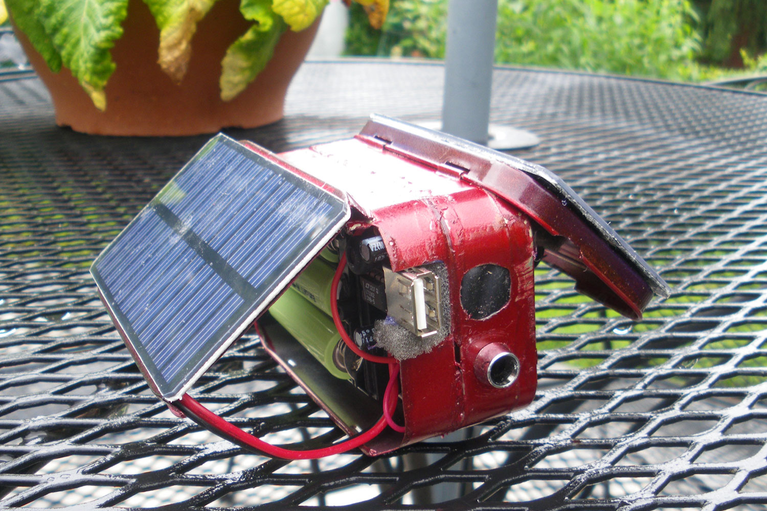 weekend workshop diy solar charger 061816