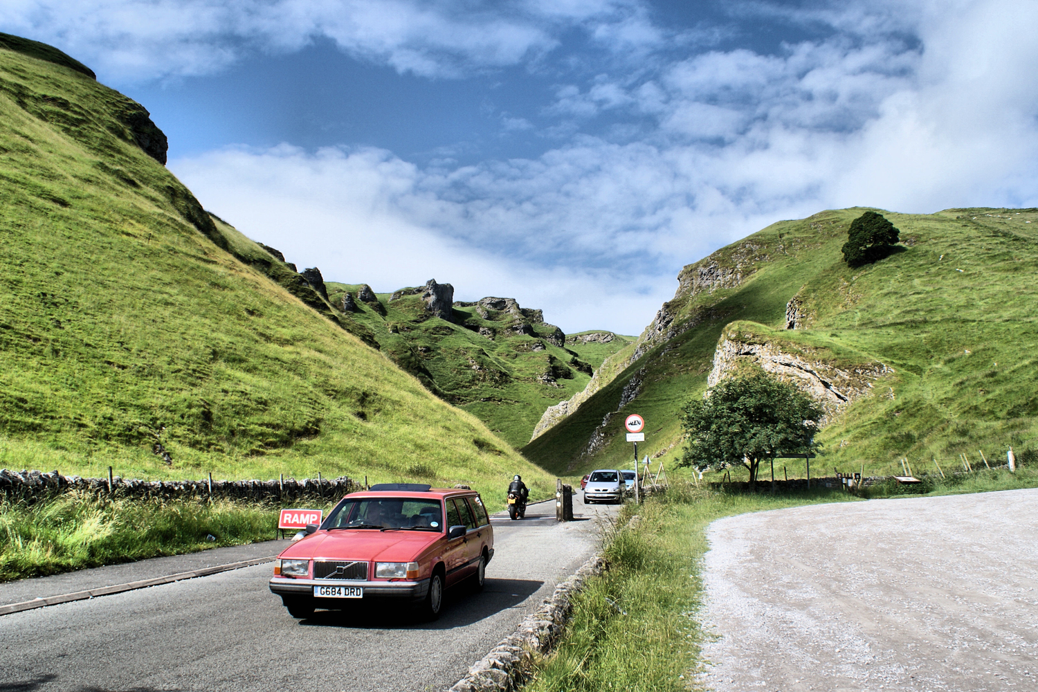 selfie saves couple on winnats pass cliff sony dsc