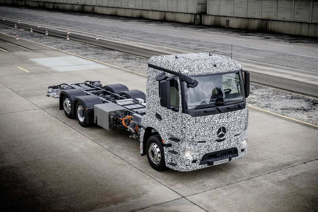 mercedes benz etruck 26 ton electric truck weltpremiere f  r den urban lokal emissionsfreier und leiser verteilerverkehr