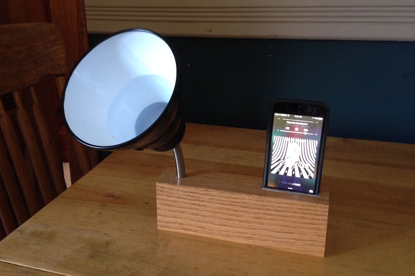 Weekend Workshop - Wooden gramophone iPhone Speaker