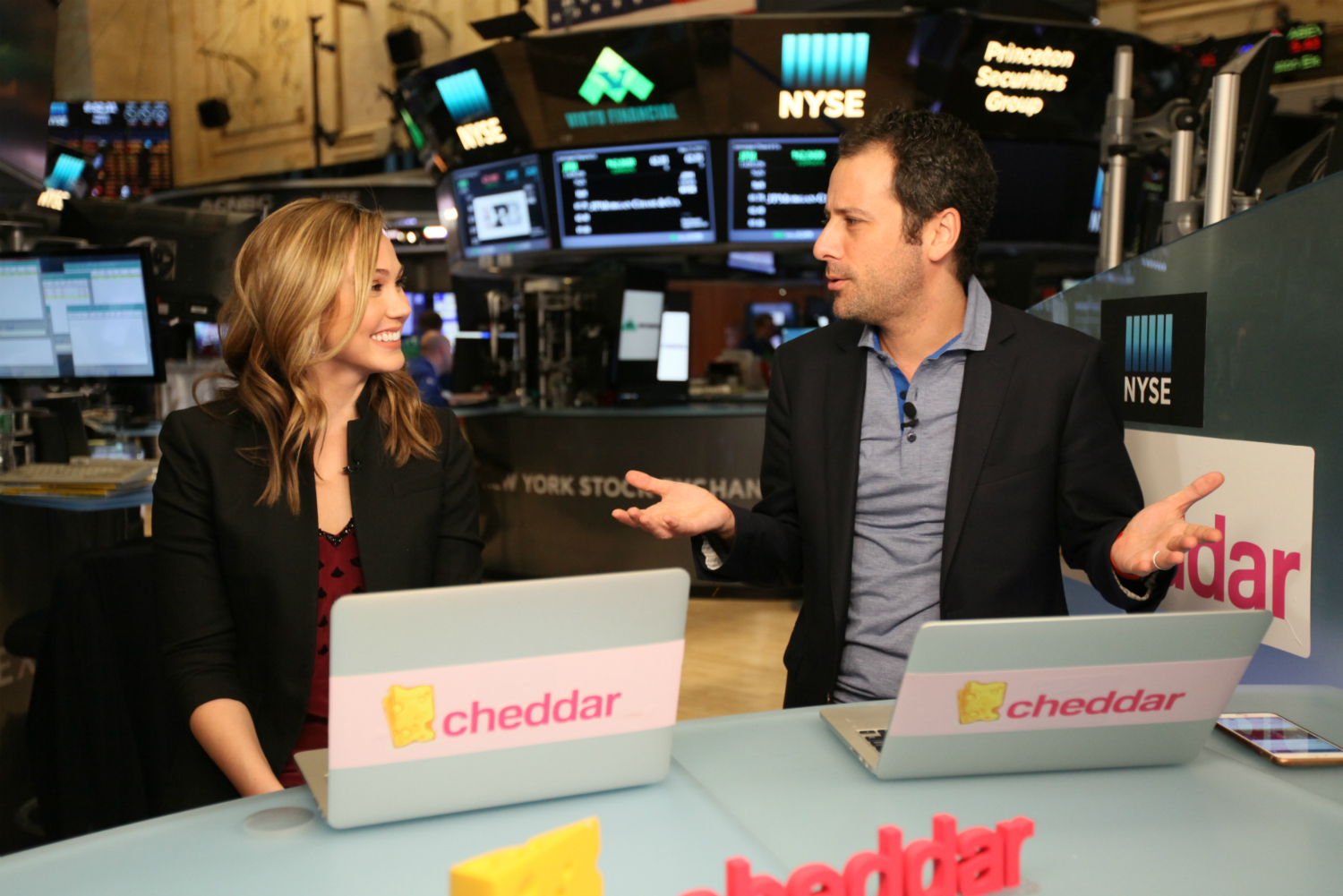 twitter cheddar live