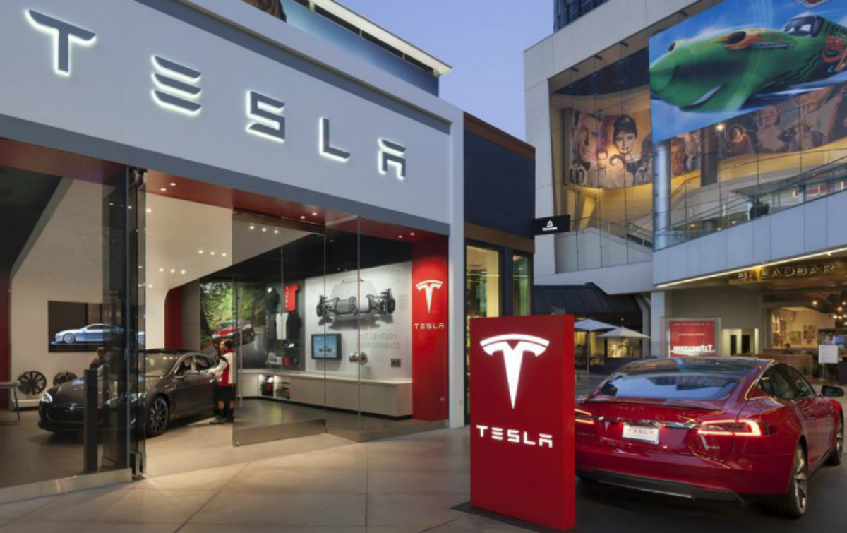 tesla top auto maker consumer experience store los angeles photo misha bruk mbh architects 100449434 h e1441584557926