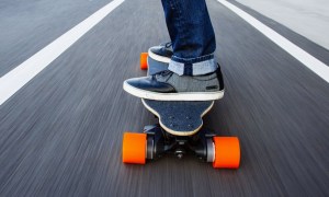 boosted skateboard issue board