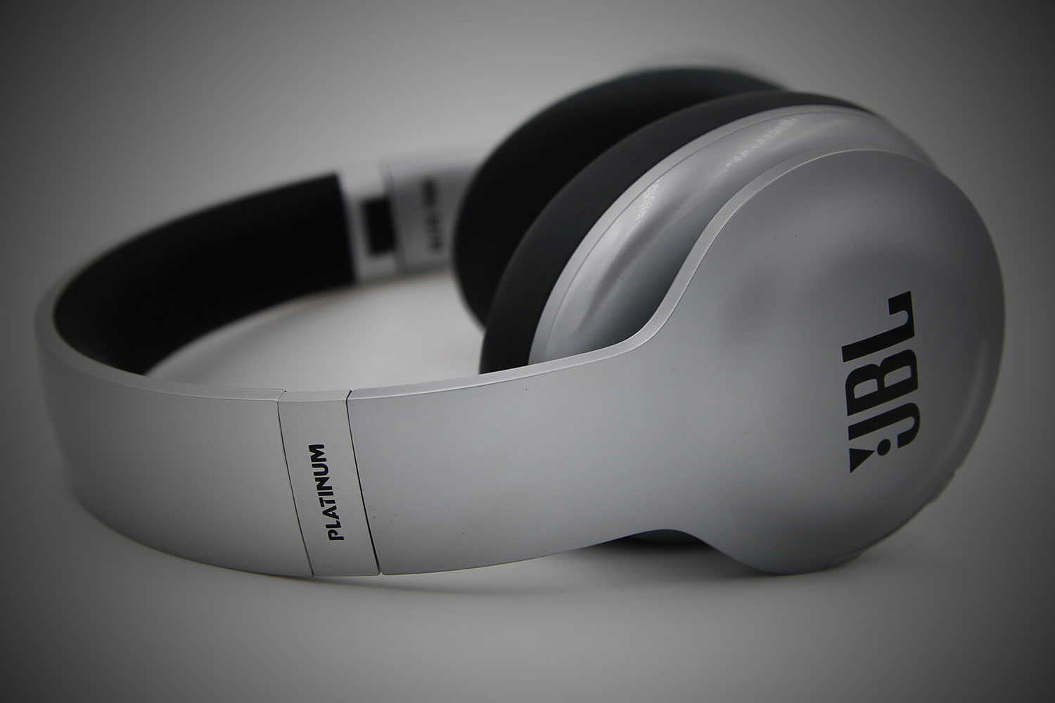 jbl platinum everest elite 700 headphones