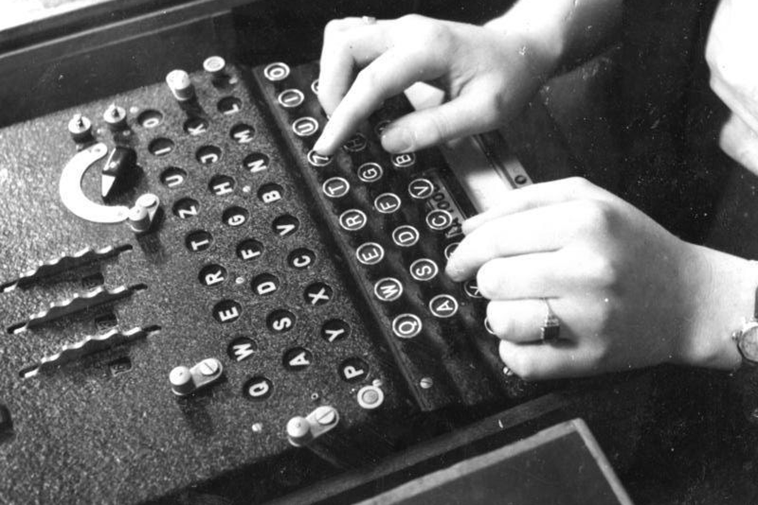 enigma machine sale at auction enigma7