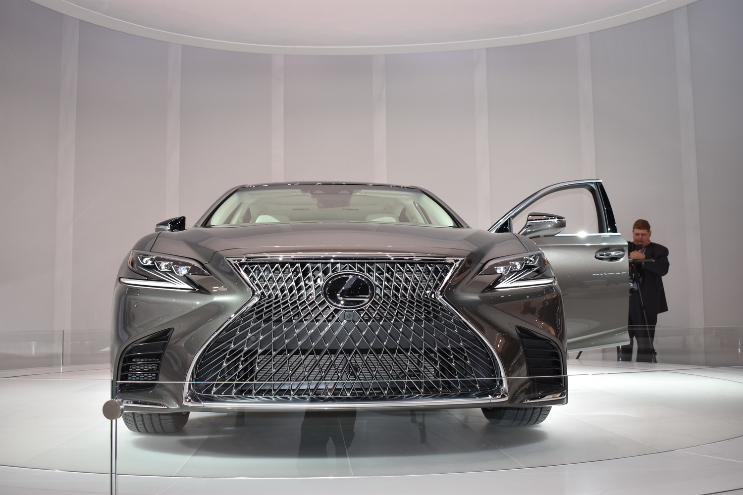 2018 Lexus LS