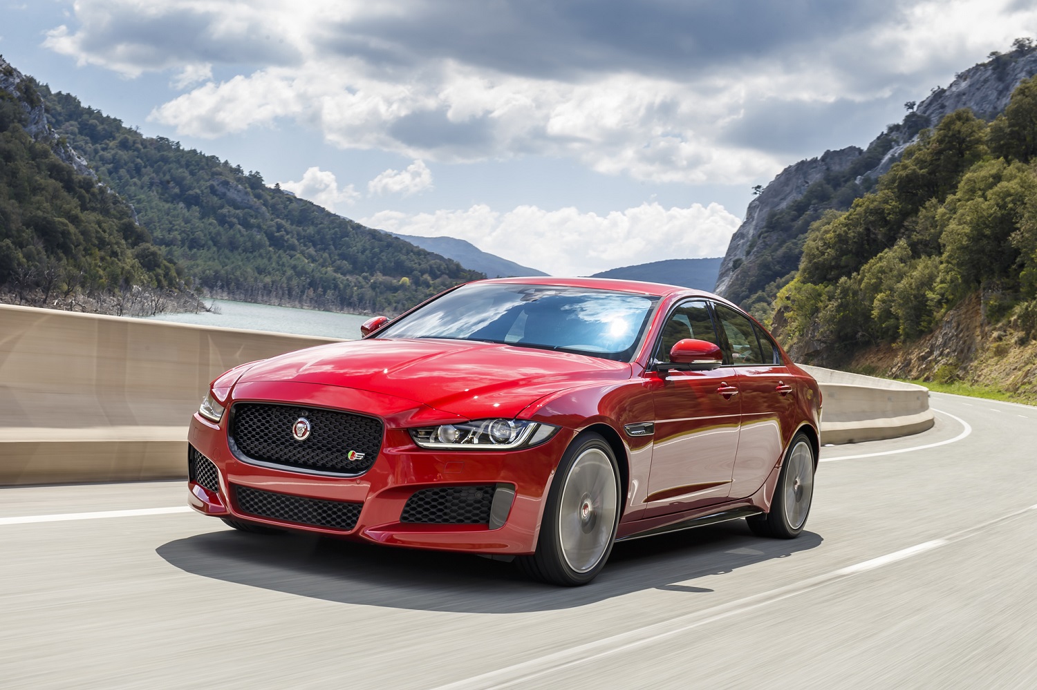 2018 Jaguar XE