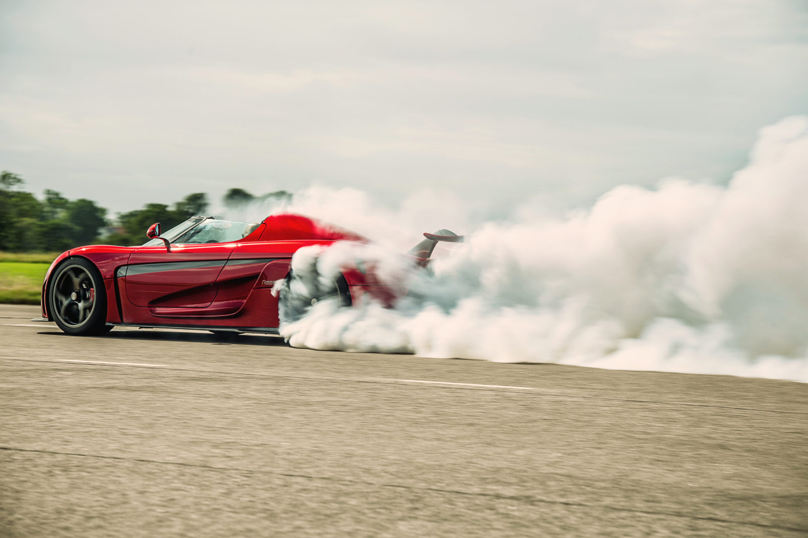 koenigsegg agera rs regera colossal burnout