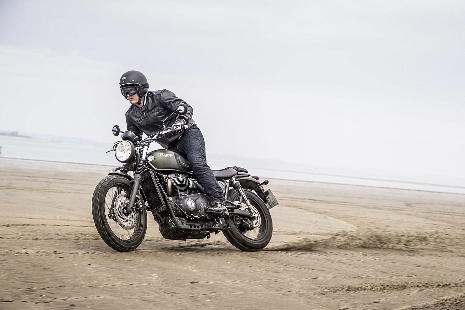 best motorcycles for beginners scrambler triumphmy17