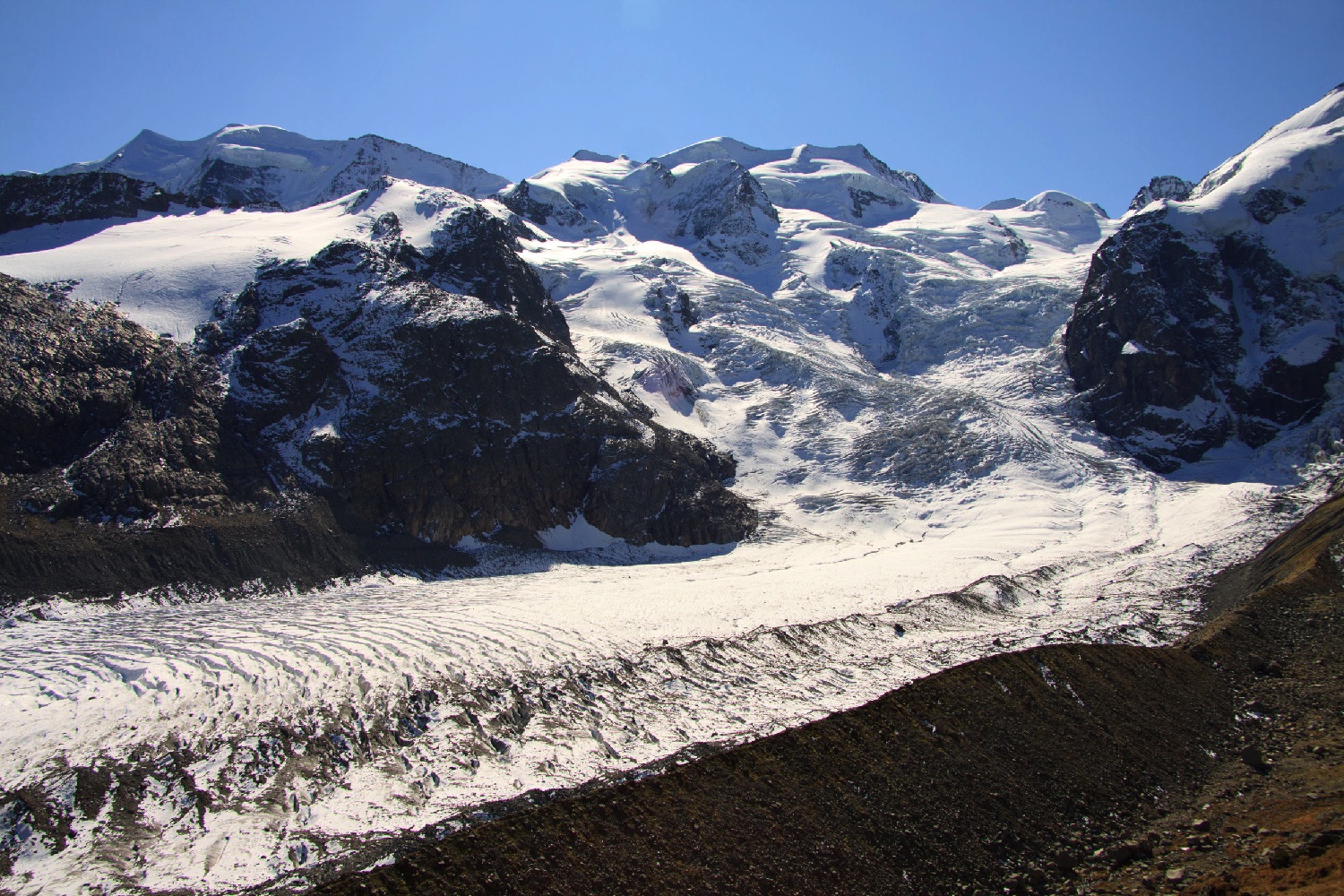 blowing artificial snow switzerland glacier 27038682 l