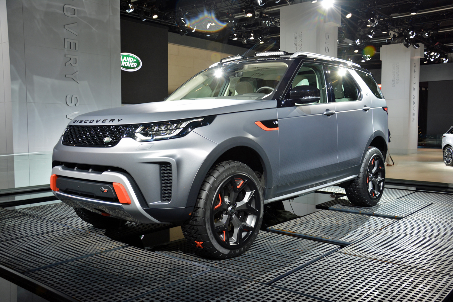 Land Rover Discovery SVX