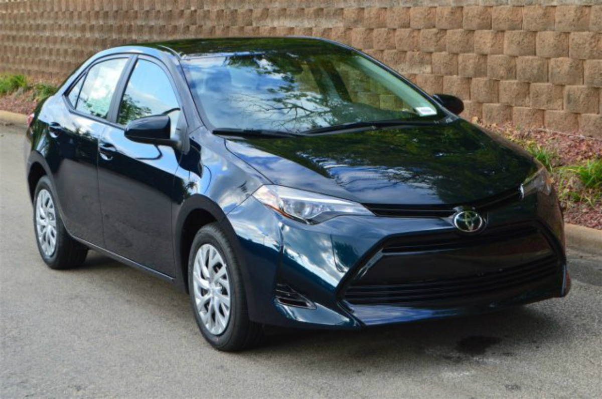 2018 Toyota Corolla LE 06