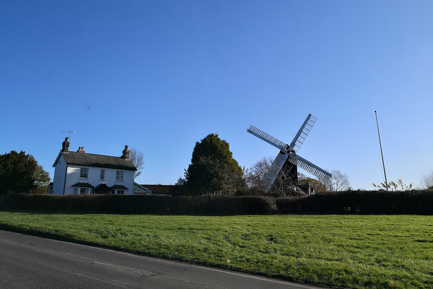 Huawei Mate 10 Pro camera sample windmill