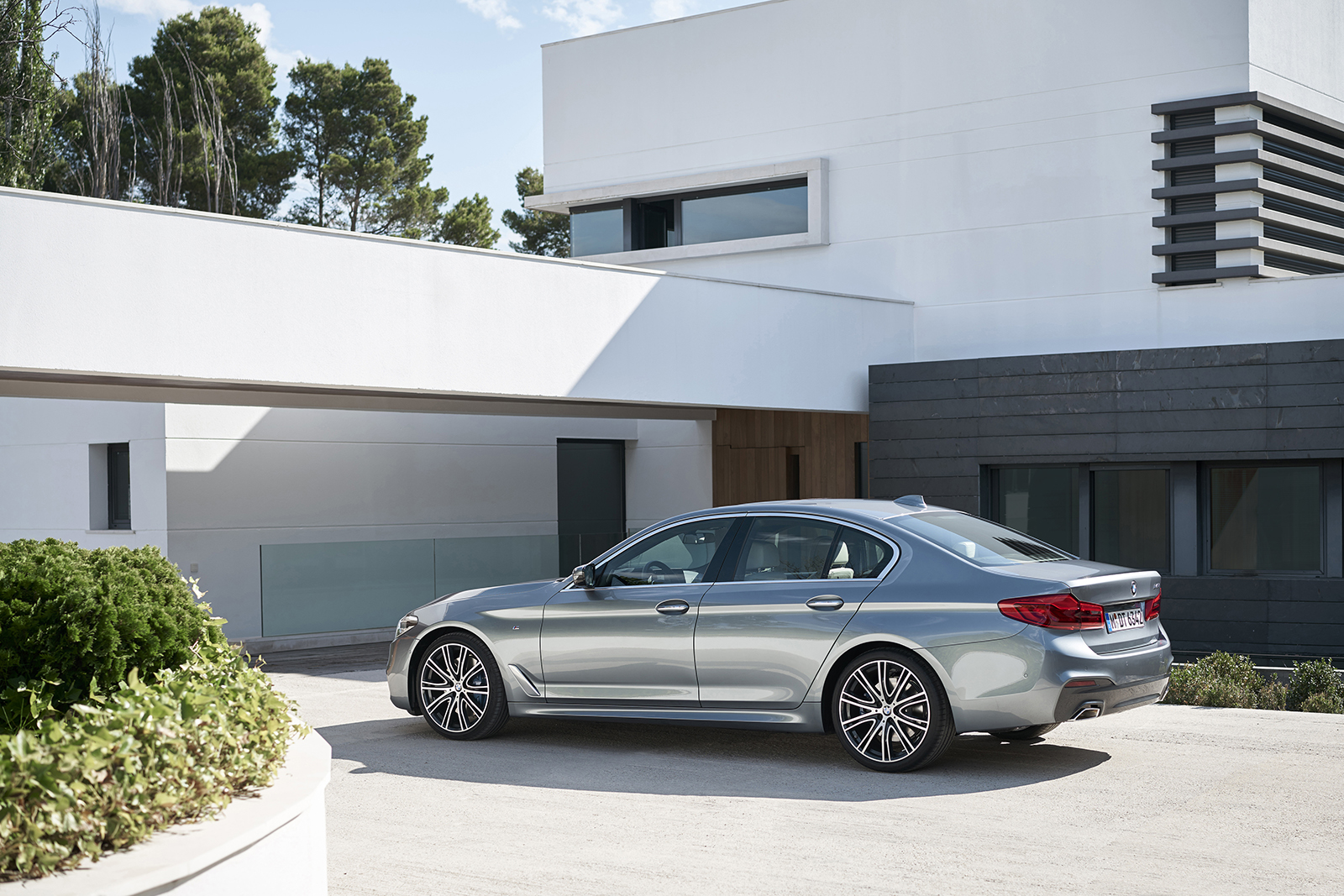 bmw reintroduces diesel powered 5 series 2018  10