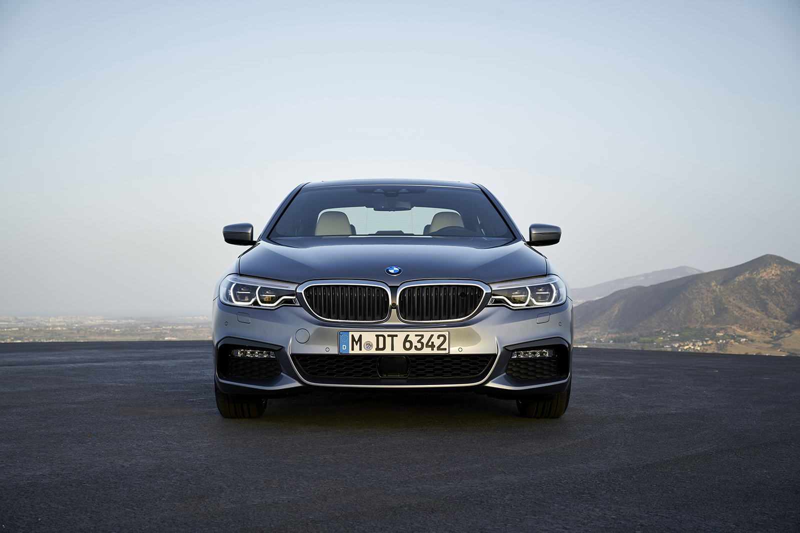 bmw reintroduces diesel powered 5 series 2018  11