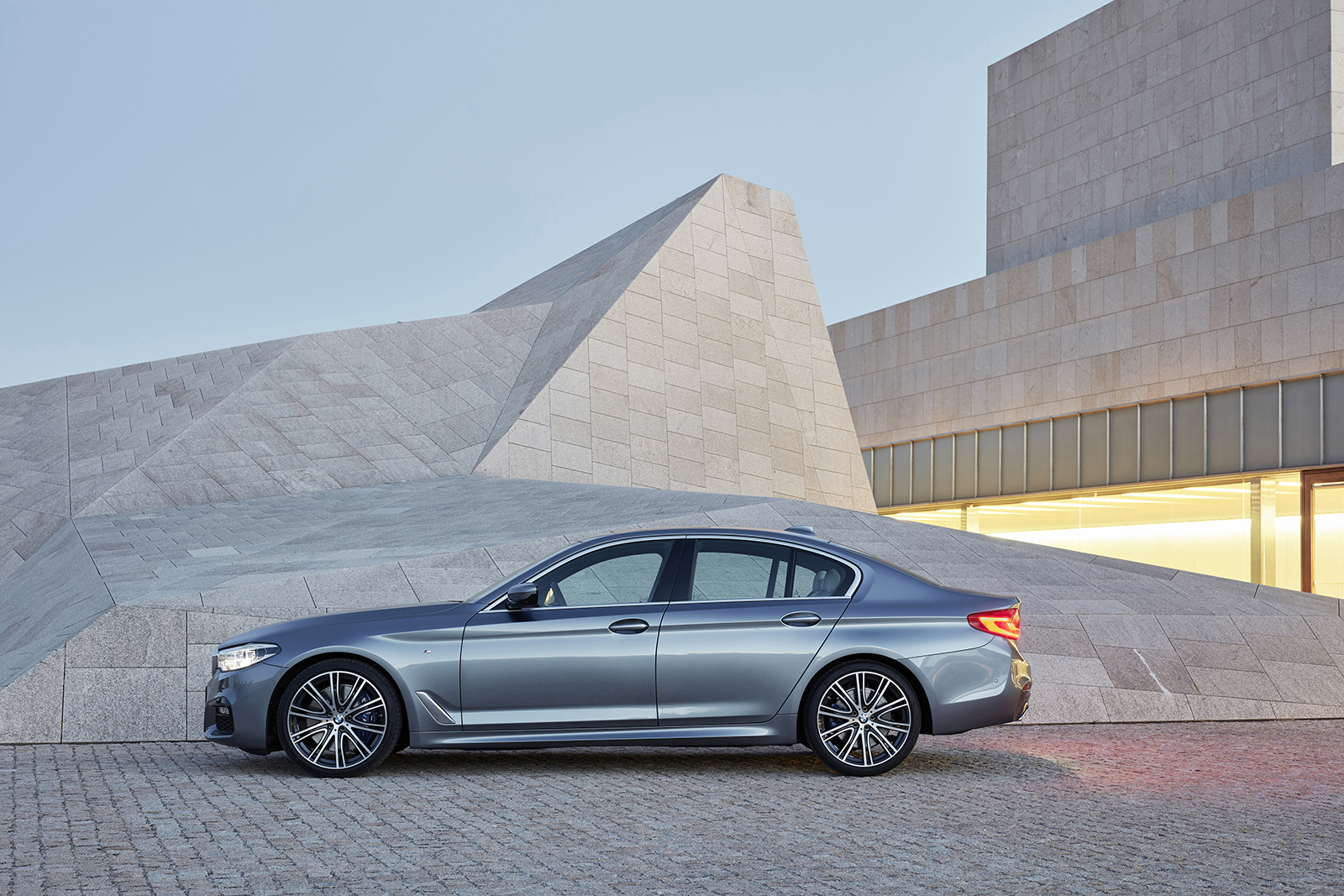 bmw reintroduces diesel powered 5 series 2018  12