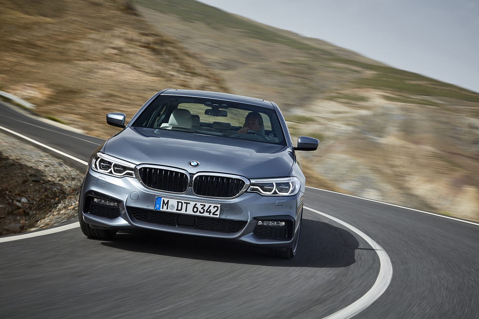 bmw reintroduces diesel powered 5 series 2018  13