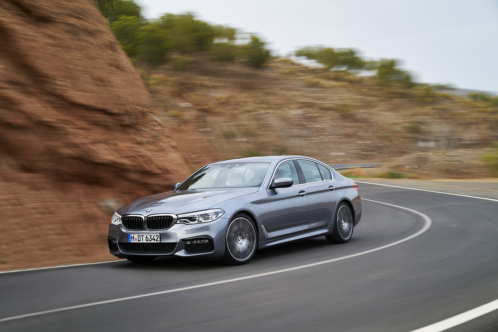 bmw reintroduces diesel powered 5 series 2018  16