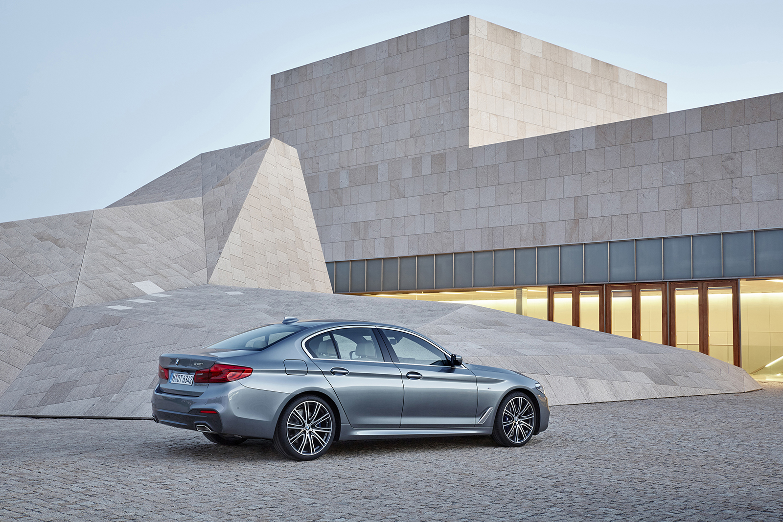 bmw reintroduces diesel powered 5 series 2018  3