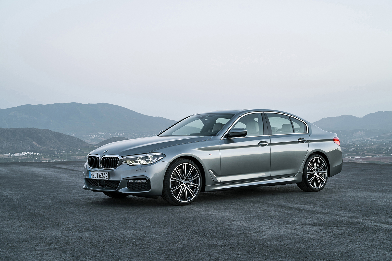 bmw reintroduces diesel powered 5 series 2018  7