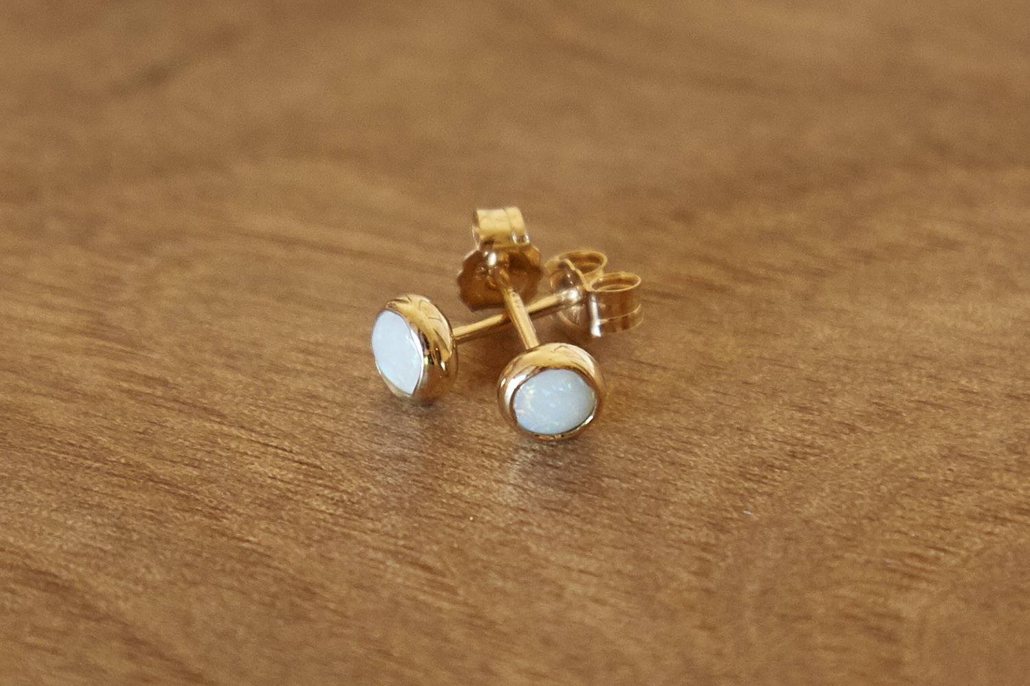 Dell Jewelry opal stud