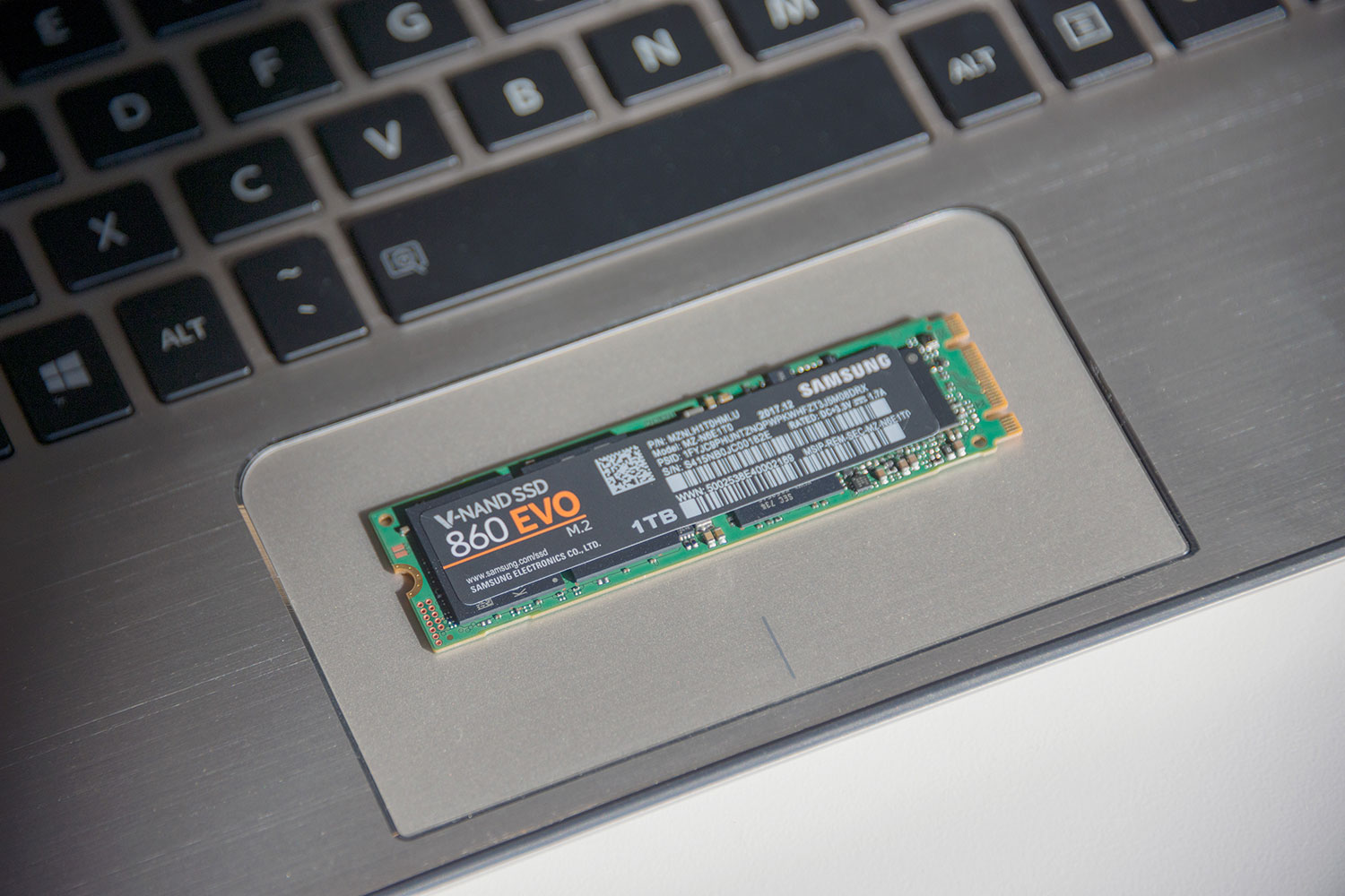 Samsung 860 EVO M.2 review