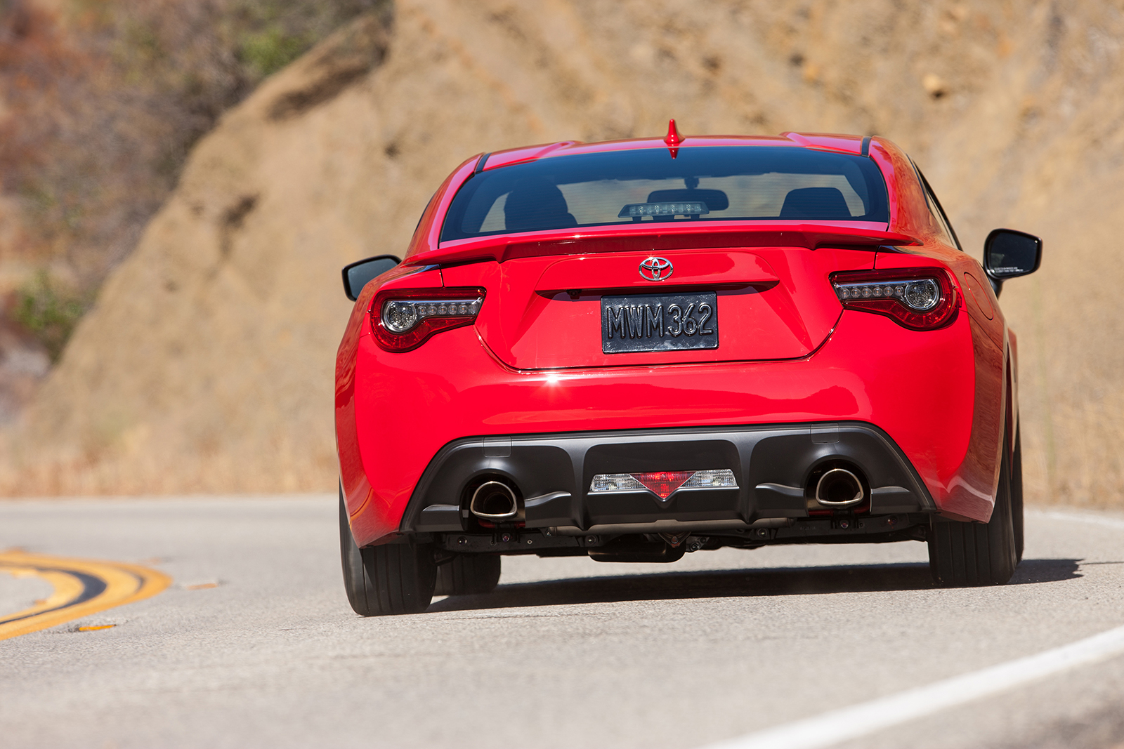 toyota and subaru reboot 86 sports coupe for second generation 2018  3