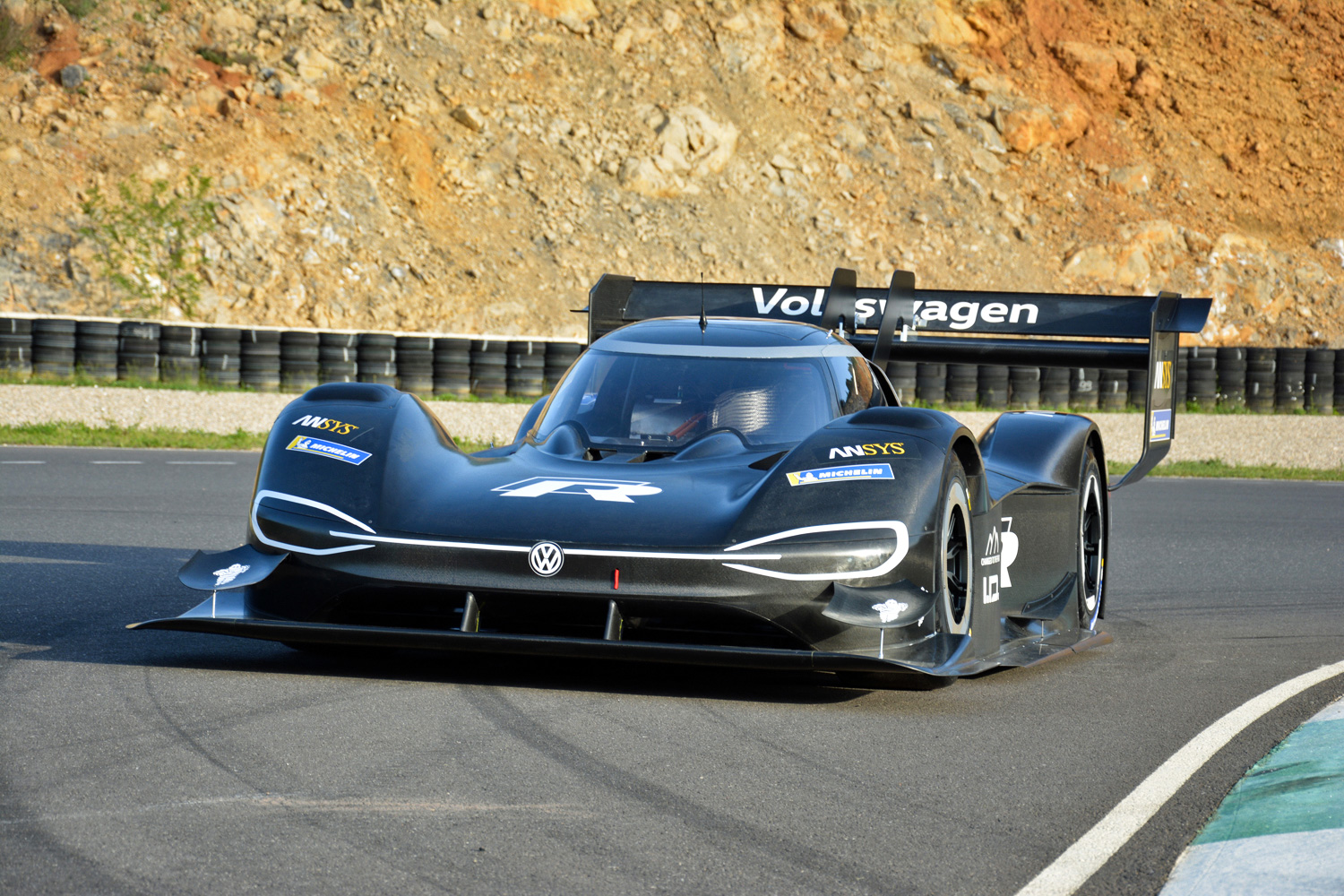 volkswagen i d r ev pikes peak rg id on track 4