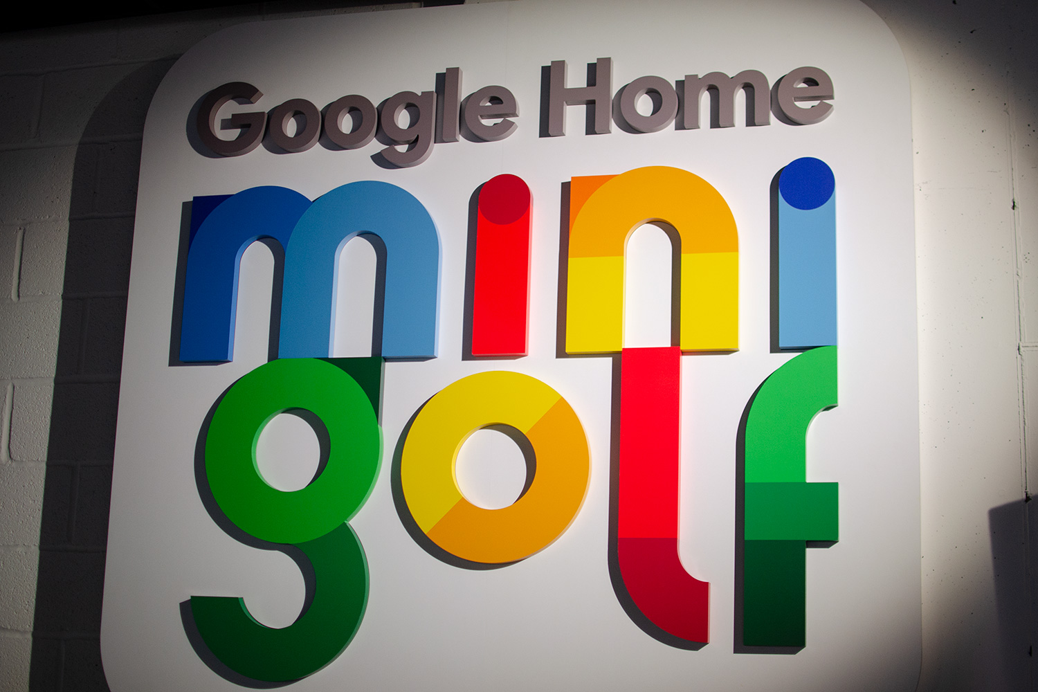 googles mini golf pop up event in nyc highlights its smart home products google sign angle