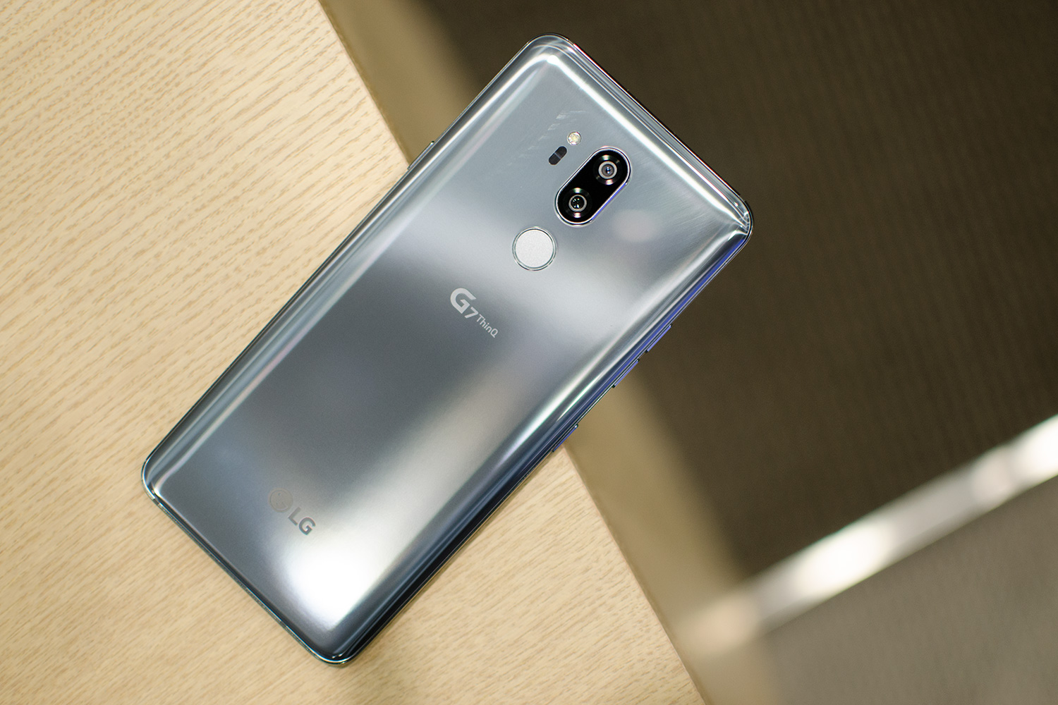 lg g7 news thinq hands on back full