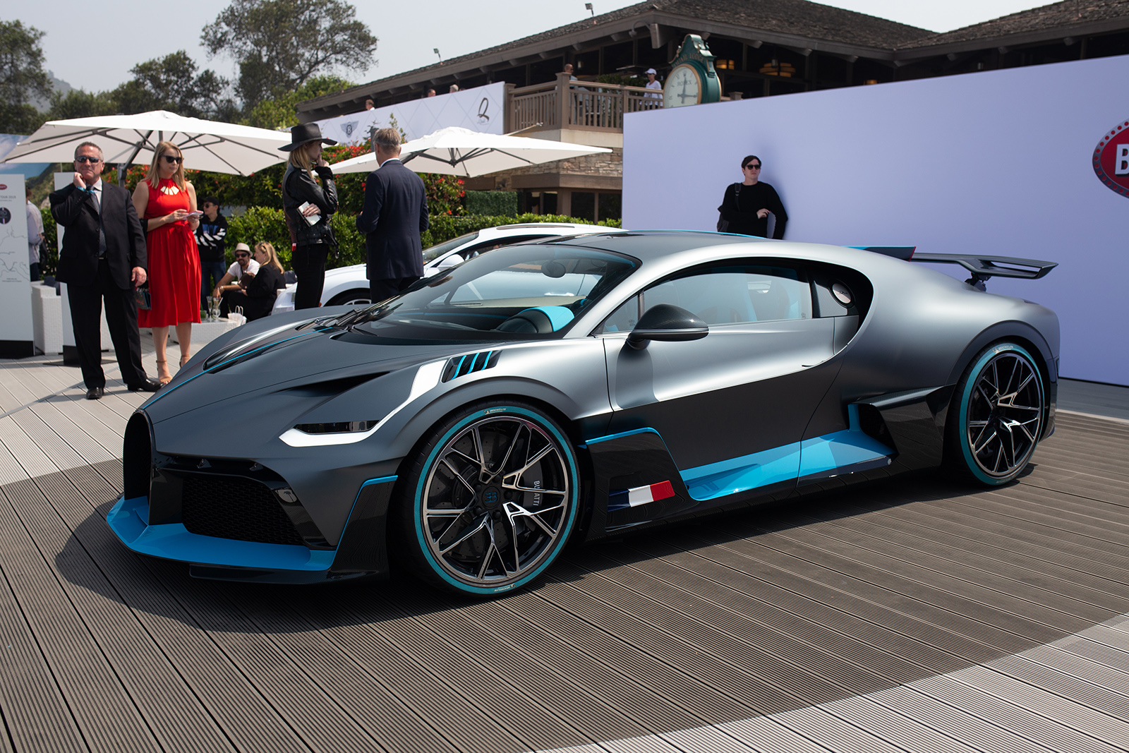 bugatti divo monterey car week pebble beach 2018 supercars  2019