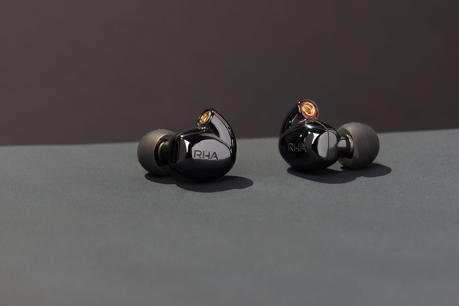 rha cl2 planar wireless magnetic in ears 2