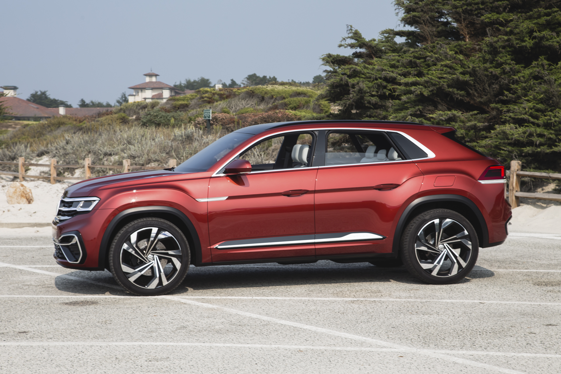 Volkswagen’s Atlas Cross Sport and Tanoak Concepts