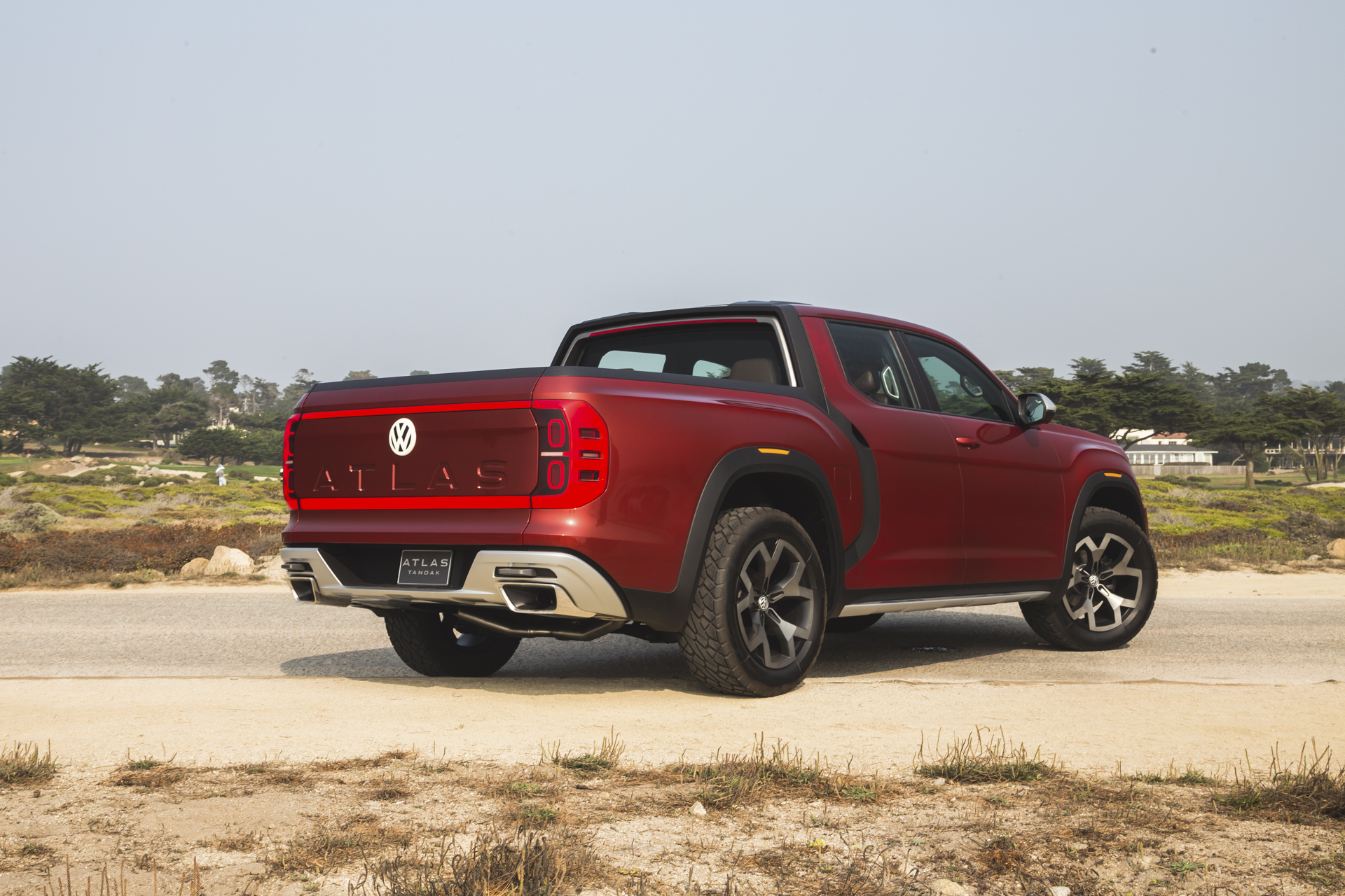 Volkswagen’s Atlas Cross Sport and Tanoak Concepts