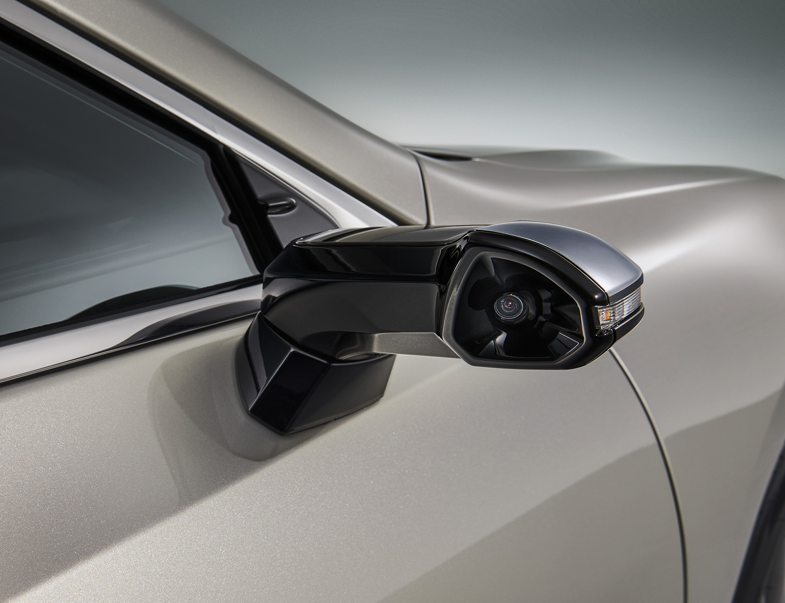 lexus reveals digital side view mirrors on jdm 2019 es monitors for  2