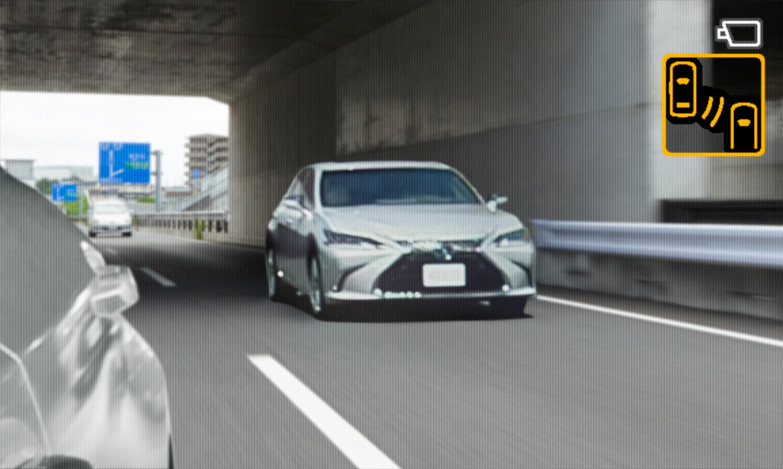 lexus reveals digital side view mirrors on jdm 2019 es monitors for  8