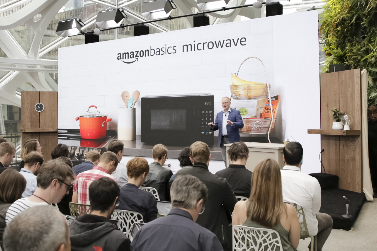 Amazon Basics Microwave