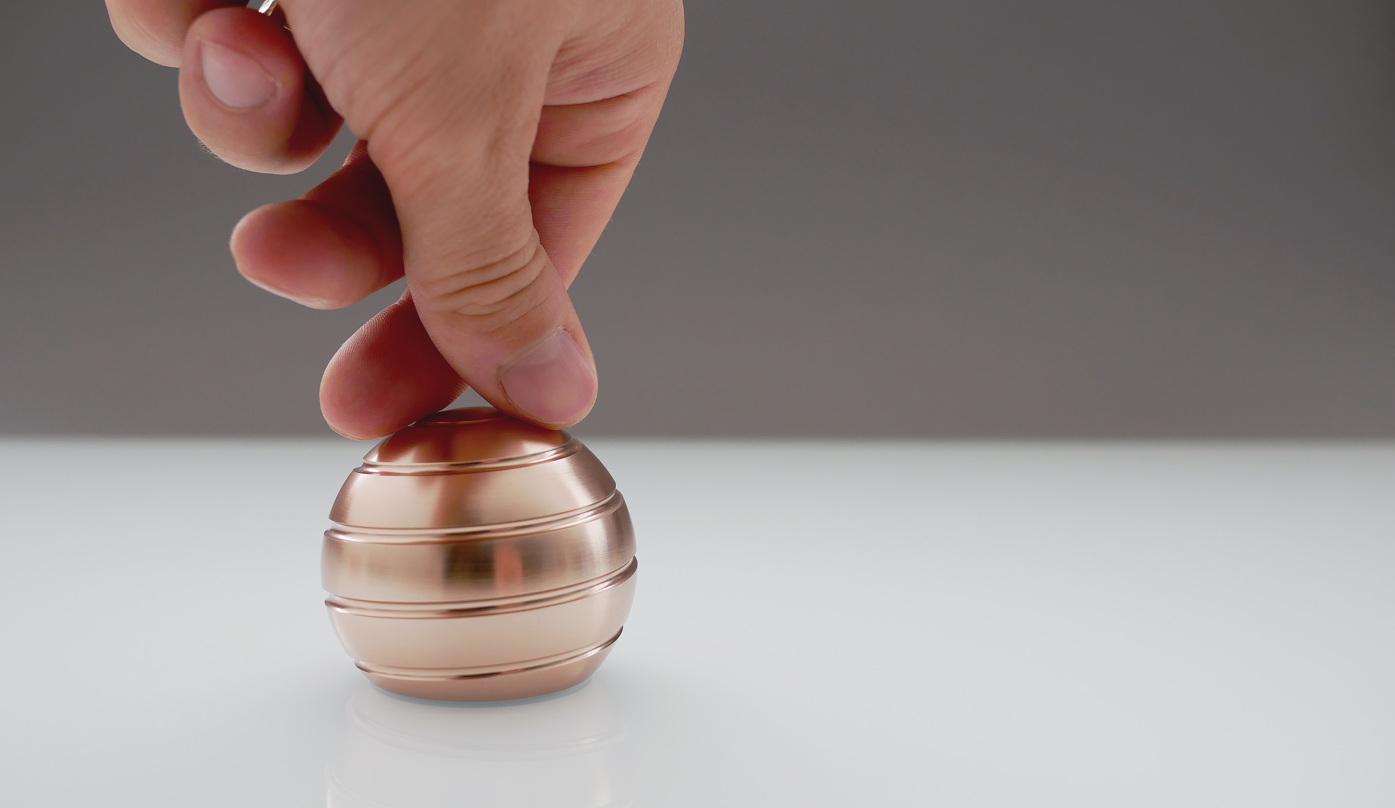 mezmoglobe spinning desk toy kickstarter globe6