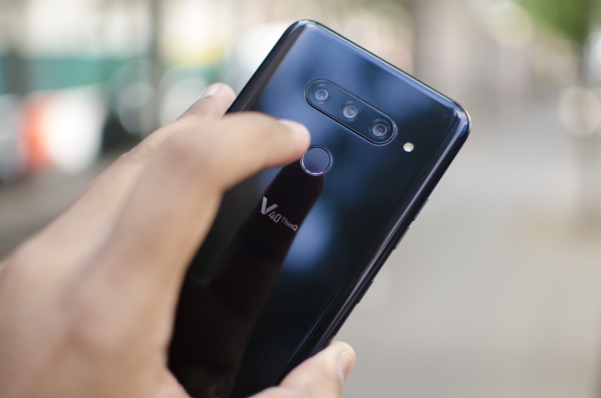 LG V40 ThinQ Review