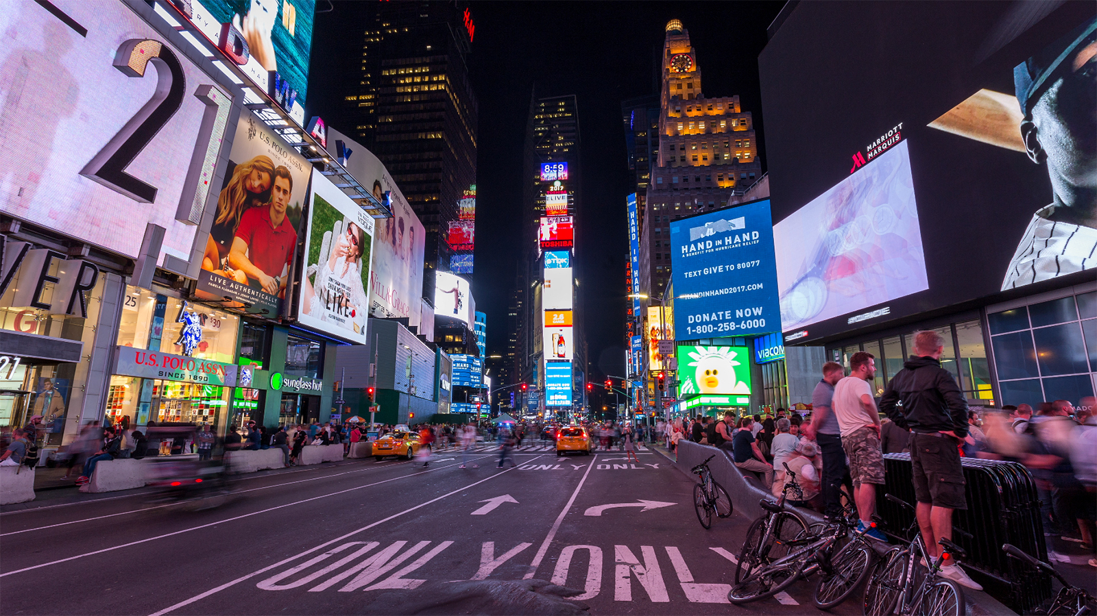 Picture of Time Square.