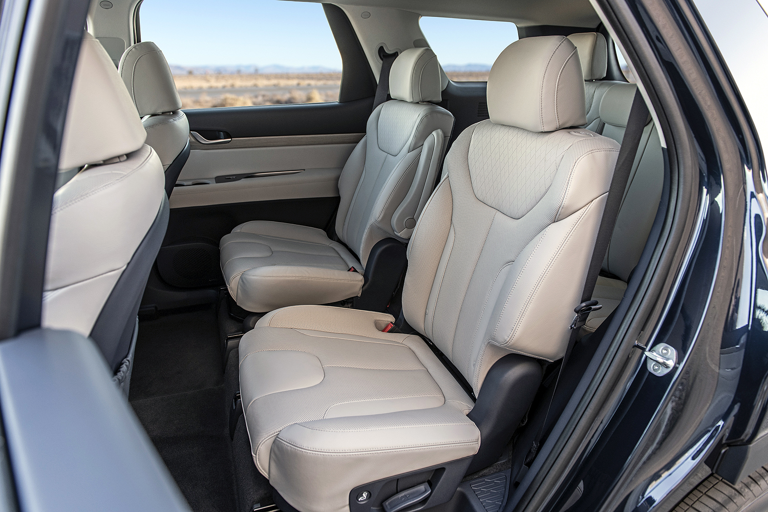 2020 hyundai palisade seats eight comes with useful tech 17