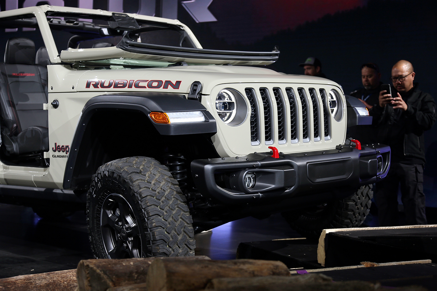 2020 jeep scrambler wrangler based pickup mb gladiator 3