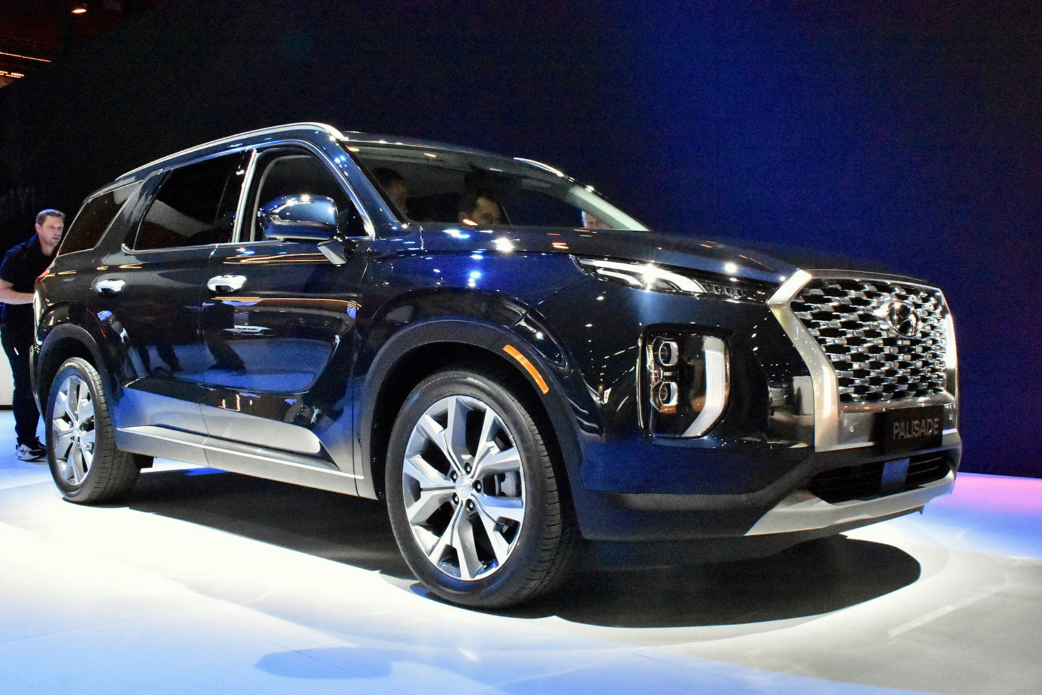 2020 hyundai palisade seats eight comes with useful tech se live 2