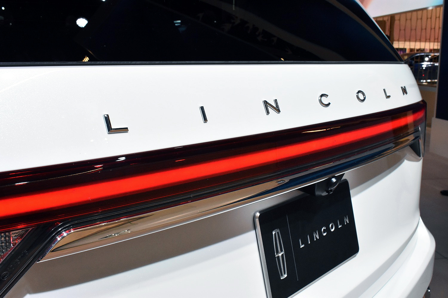 2020 lincoln aviator se live 10