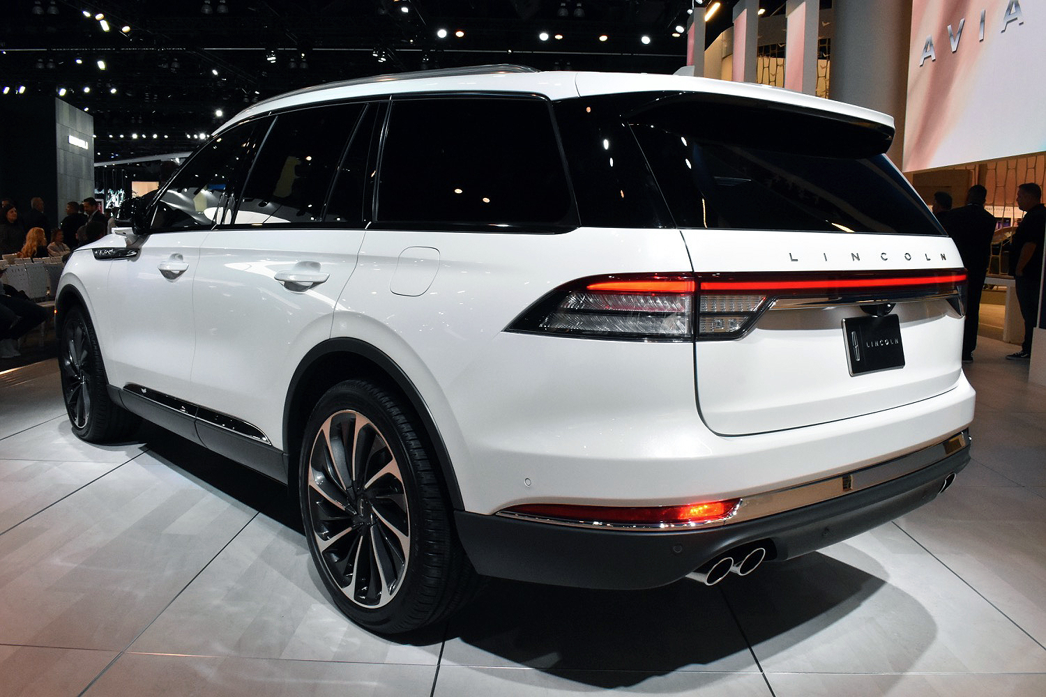 2020 lincoln aviator se live 6